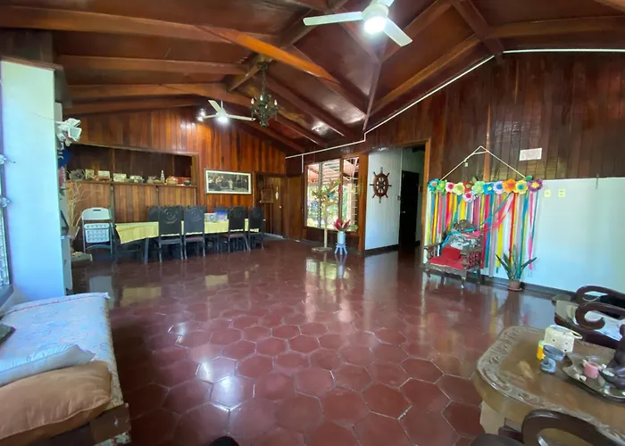La Casa De Dona Nena Lodge Juntas (Abangares)
